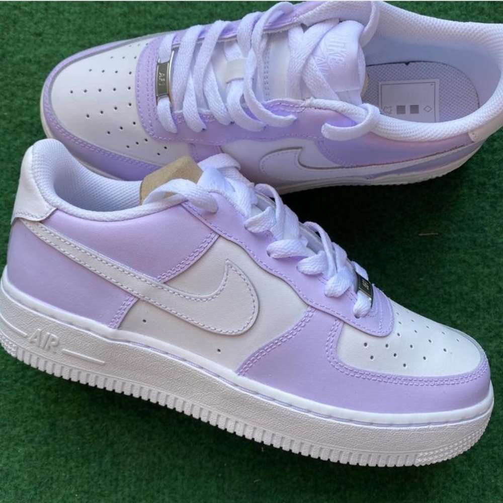 Nike Air Force 1 lilac Custom - Picture 2 of 5